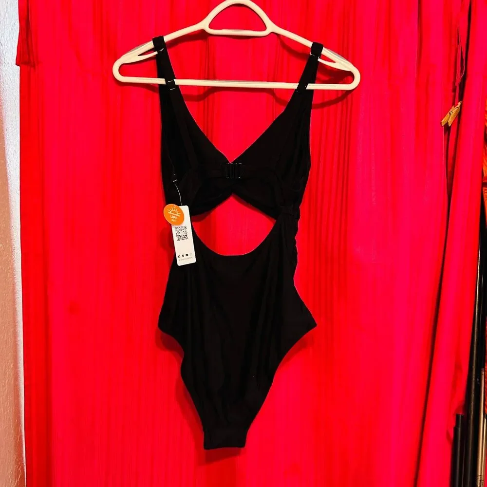 #8616 CHARMO WOMENS UPF 50+ ONE PIECE BATHING SUIT SIZE S